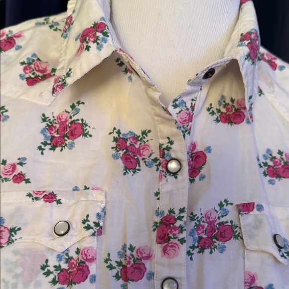 Mossimo Supply Co. Cream Floral Button-Down Shirt - Picture 2 of 6